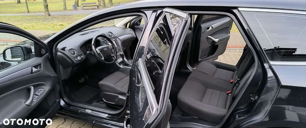 Ford Mondeo SW 2.0 EcoBoost Titanium - 31