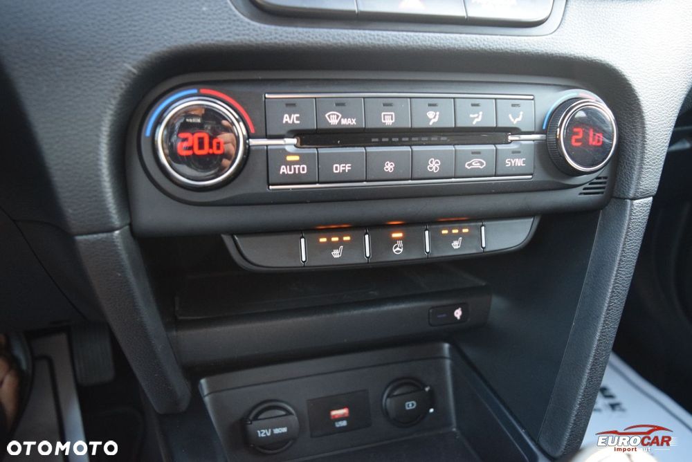 Kia Ceed 1.4 T-GDI L Business Line - 24