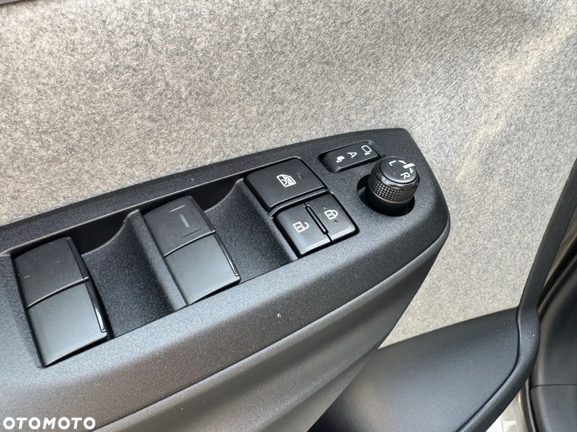 Toyota Yaris Hybrid 1.5 VVT-i Premiere Edition - 14
