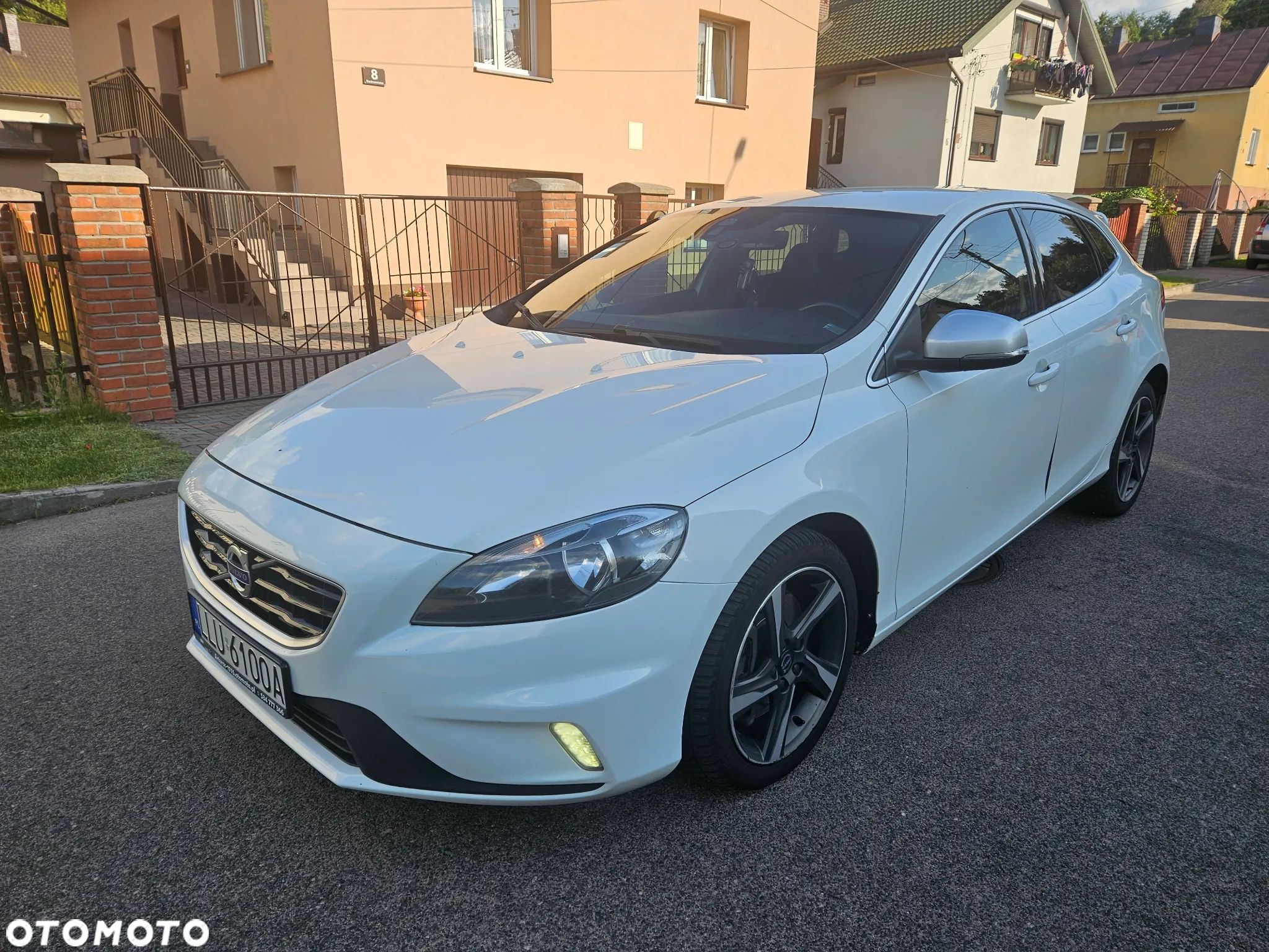 Volvo V40 D3 Geartronic RDesign - 1