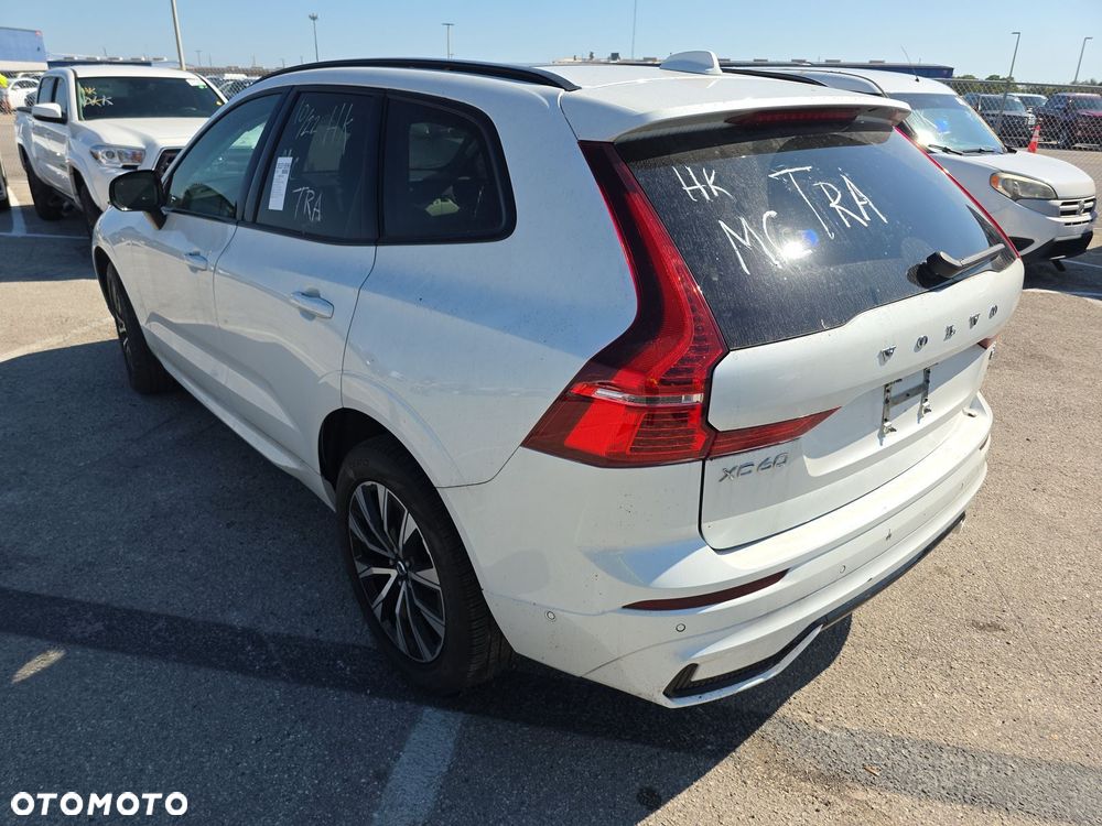 Volvo XC 60 B5 B AWD Plus Dark - 16