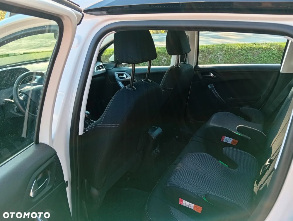 Peugeot 2008 PureTech 82 Active - 11