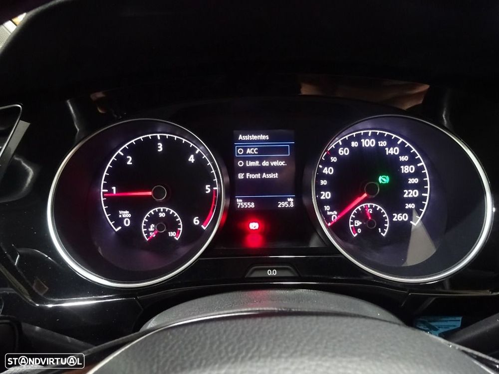 VW Touran 2.0 TDI Highline DSG - 13