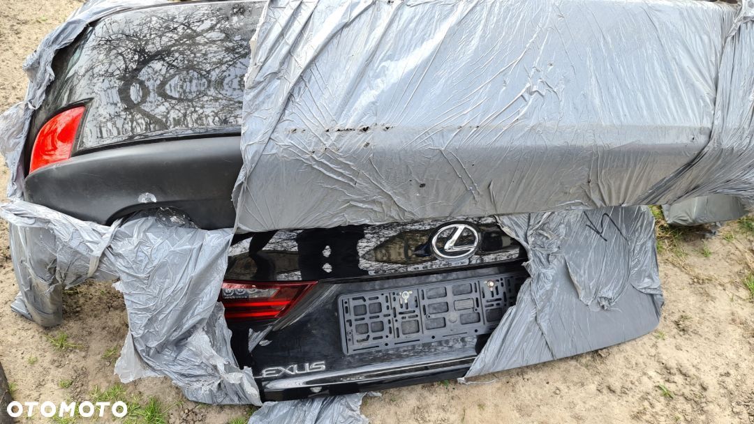 Lexus IS IS200T lub 300H 13-17  zderzak lampy tyl CZESCI LEXUS - 1