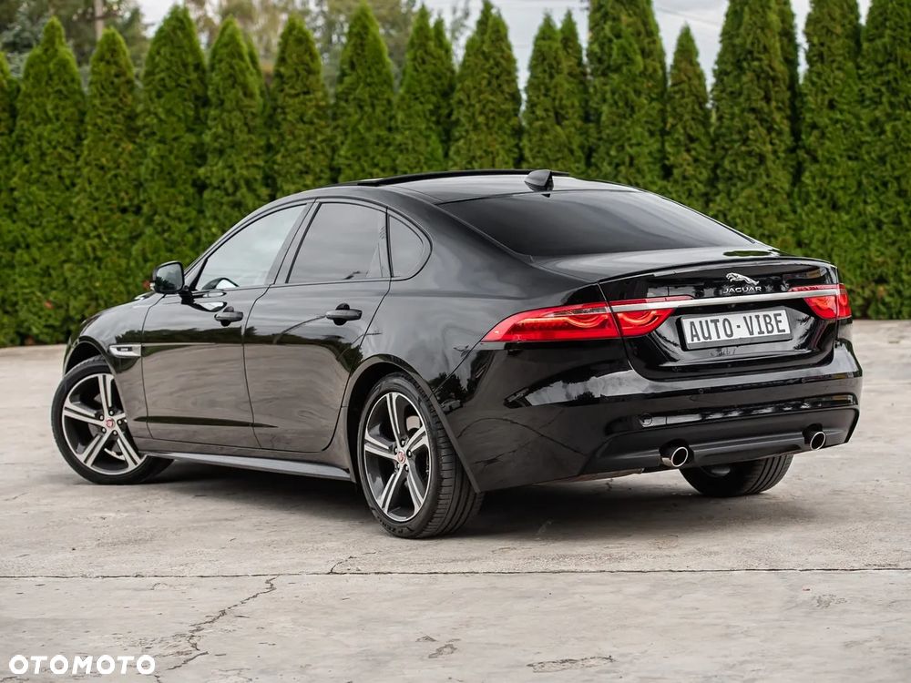 Jaguar XF P250 R-Dynamic BLACK - 9