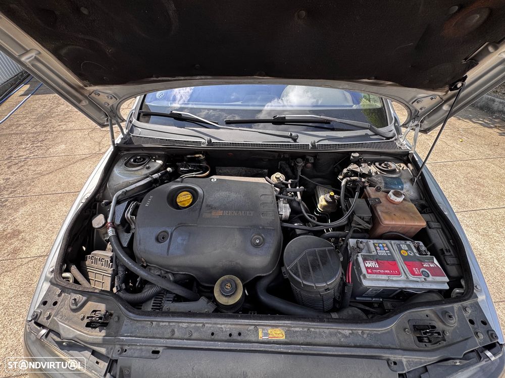 Renault Laguna 1.9 dTi RXE - 15