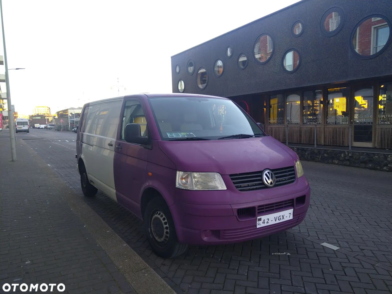 Volkswagen Transporter - 1