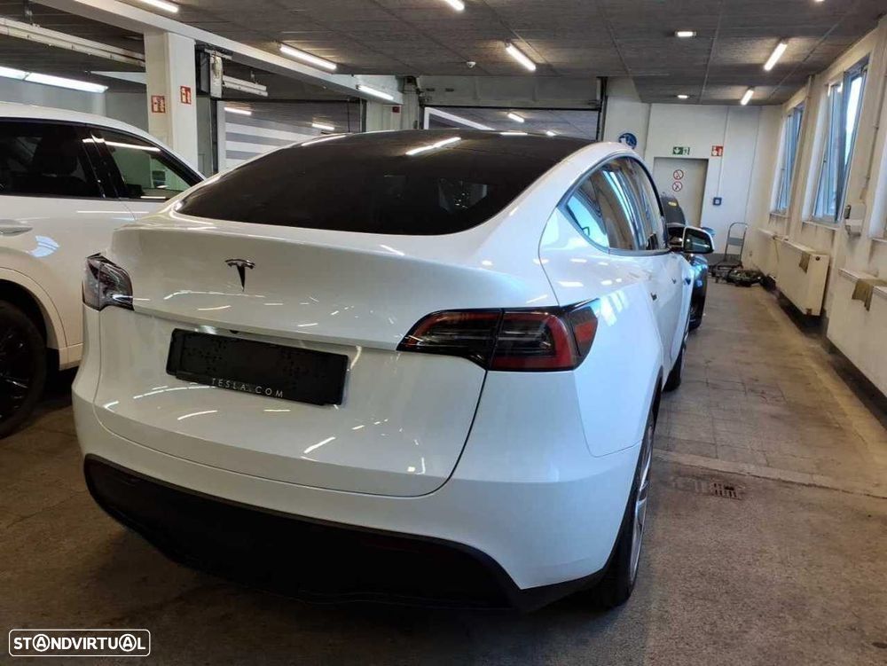 Tesla Model Y Long Range Dual Motor AWD - 2