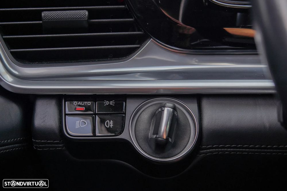 Porsche Panamera 4 E-Hybrid 10 Years Edition - 15