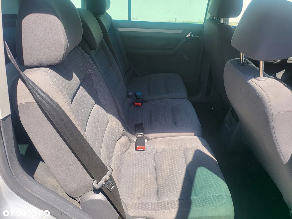 Volkswagen Touran 1.6 - 19