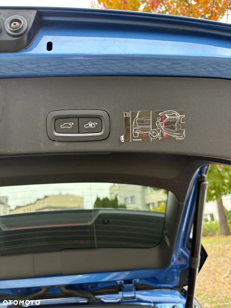 Volvo XC 40 T5 Plug-In Hybrid R-Design - 16