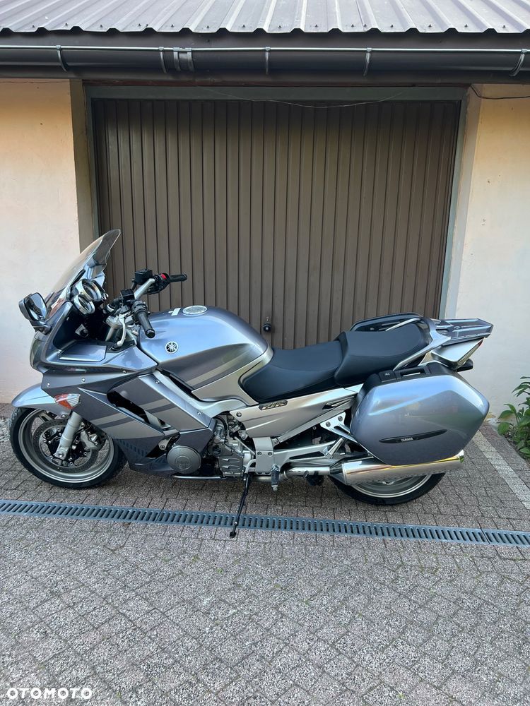 Yamaha FJR - 17