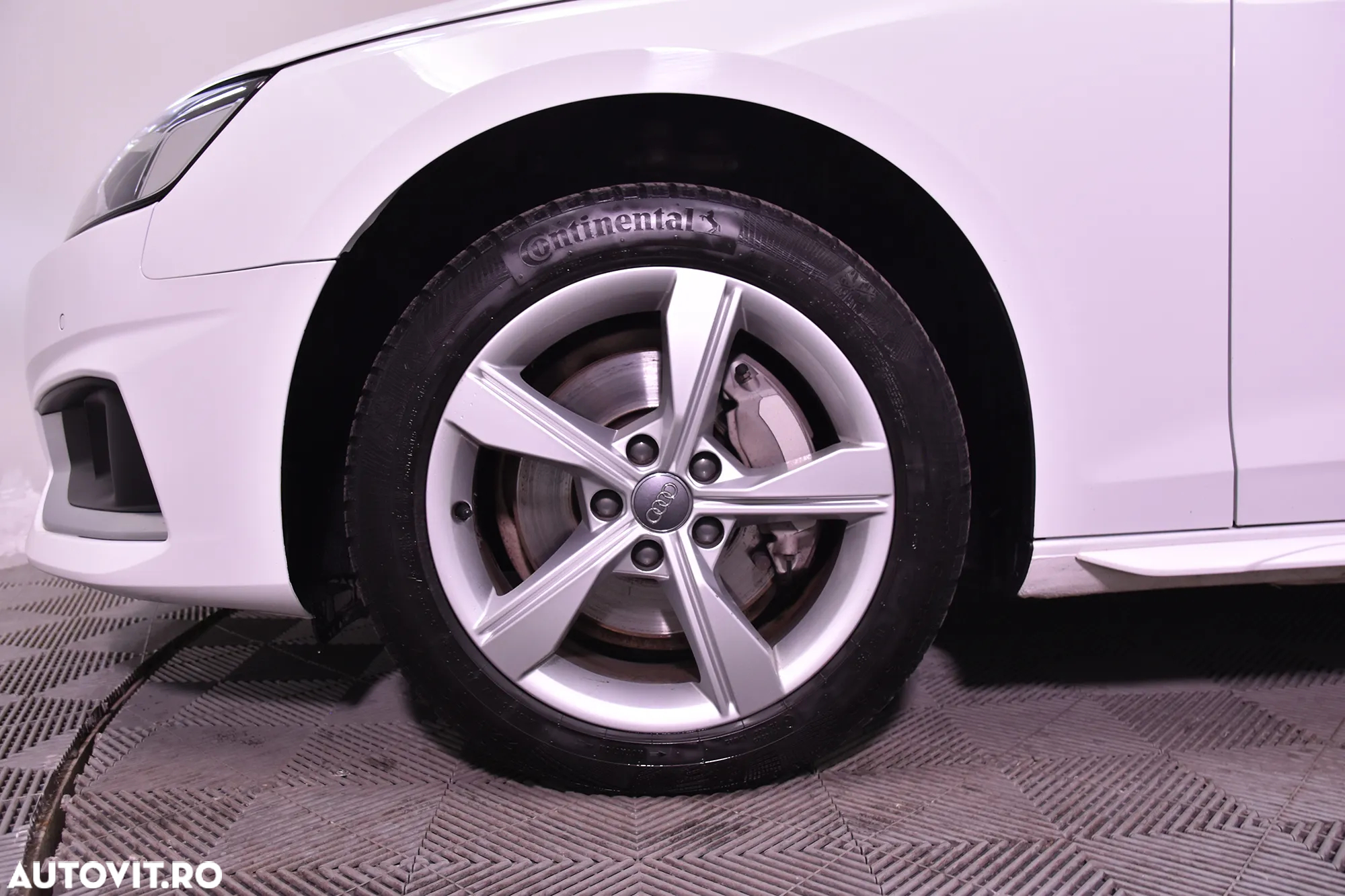 Audi A4 Avant 2.0 40 TDI S tronic Basic - 13