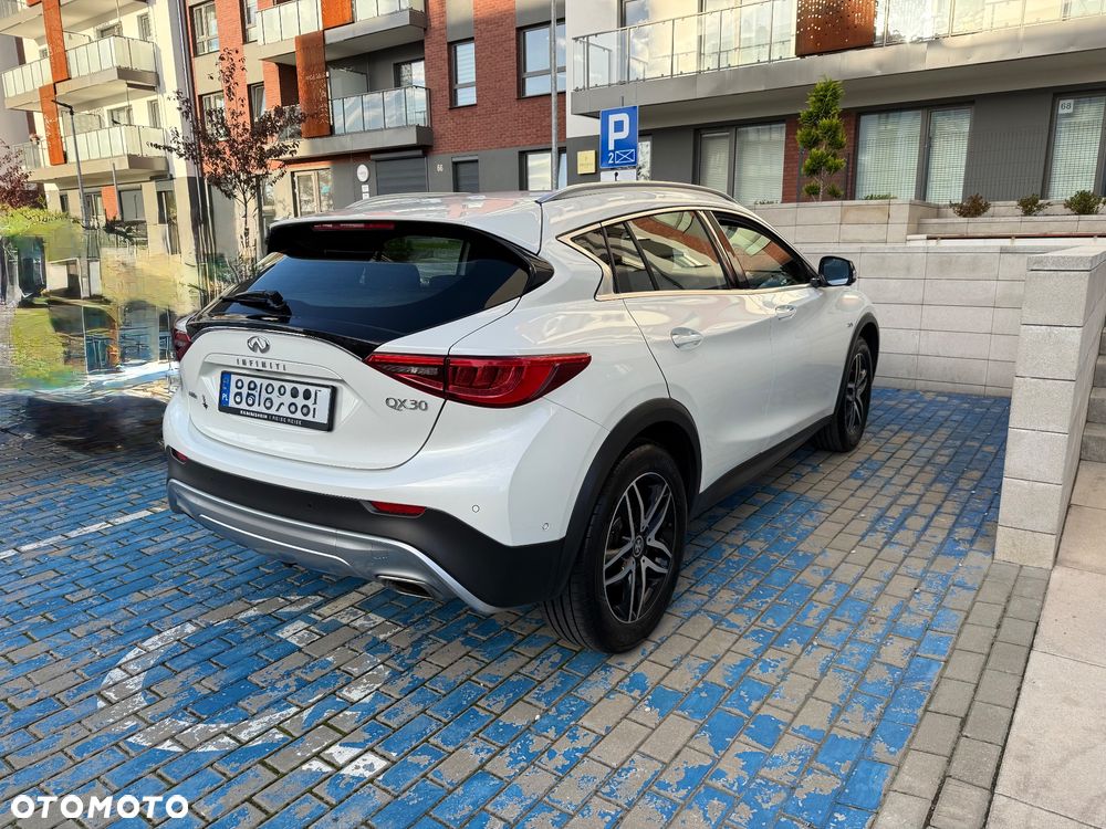 Infiniti QX - 3