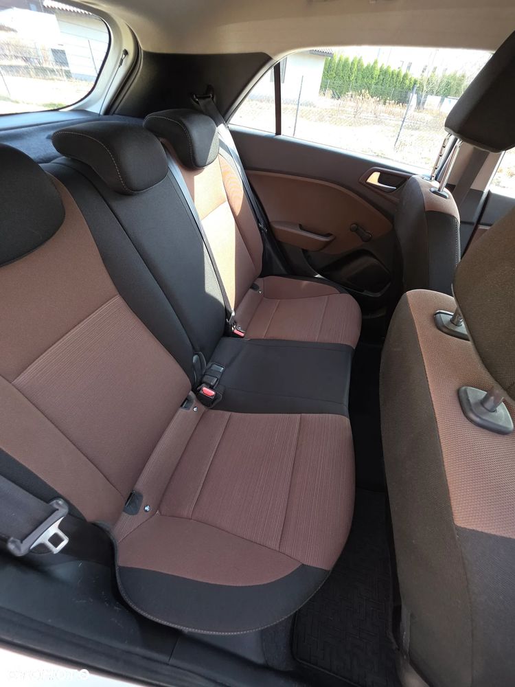 Hyundai i20 1.1 CRDi Style - 8