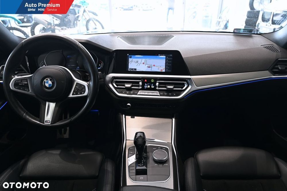 BMW Seria 3 318i M Sport - 13