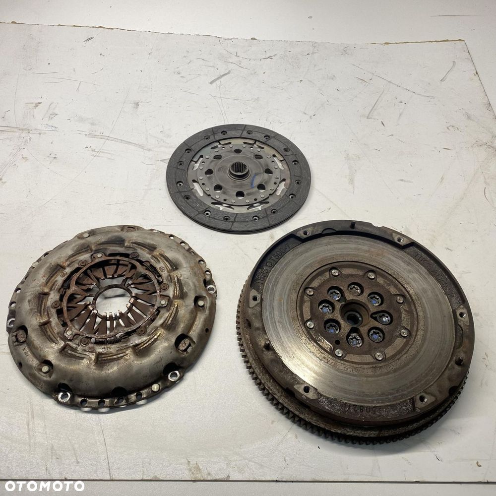 KOŁO DWUMASOWE HYUNDAI TUCSON II 2.0 CRDI 15-19 - 1