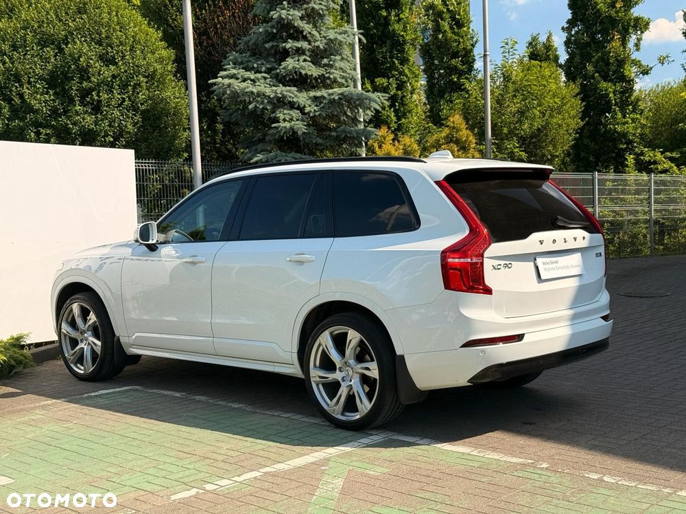 Volvo XC 90 - 9