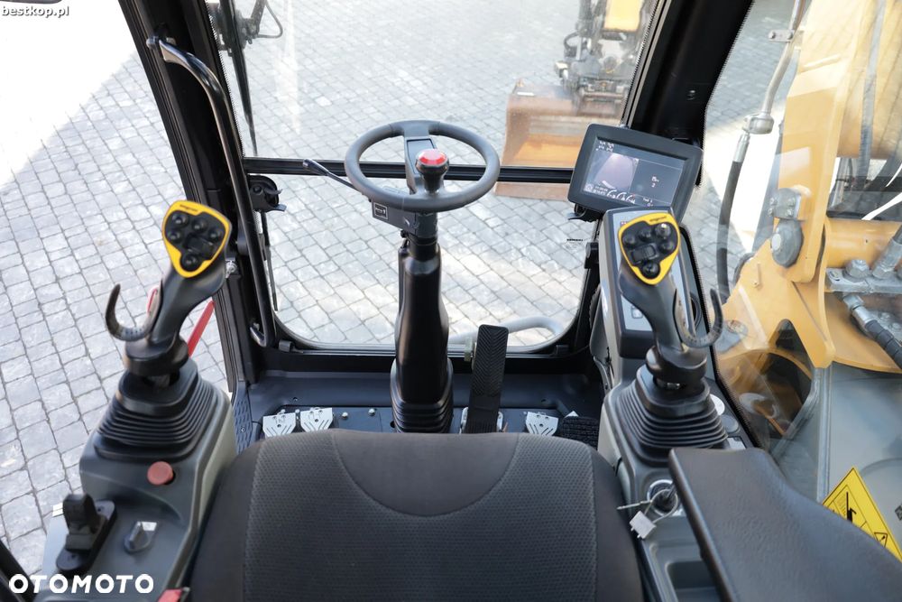 Liebherr A910 Compact Litronic - 25