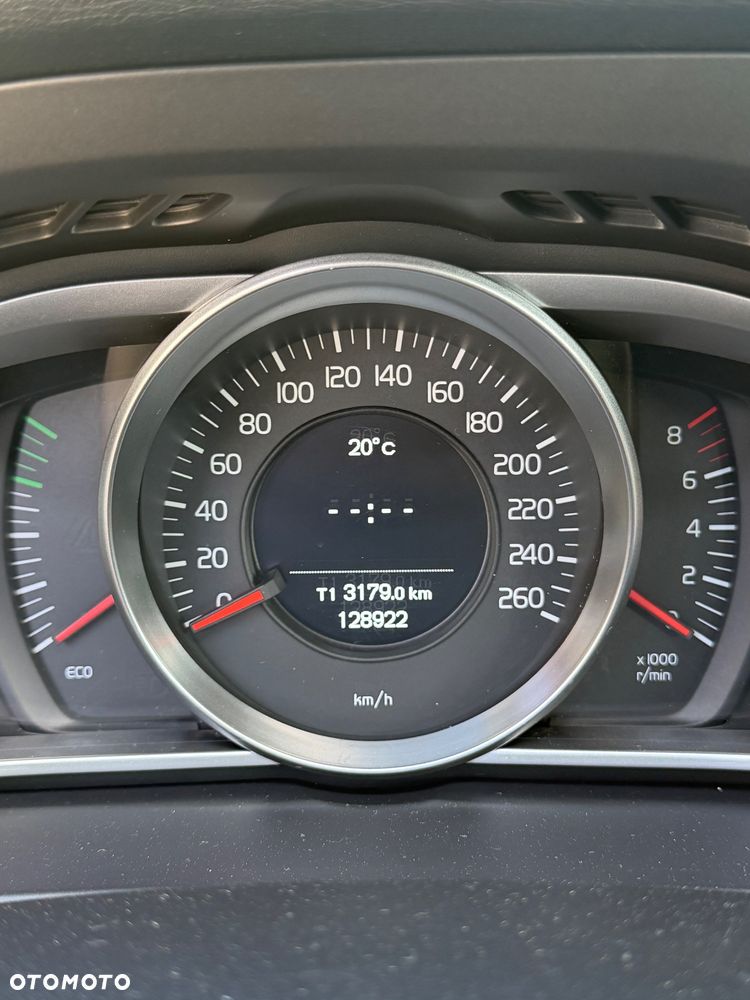 Volvo V40 Cross Country T4 AWD Ocean Race - 16