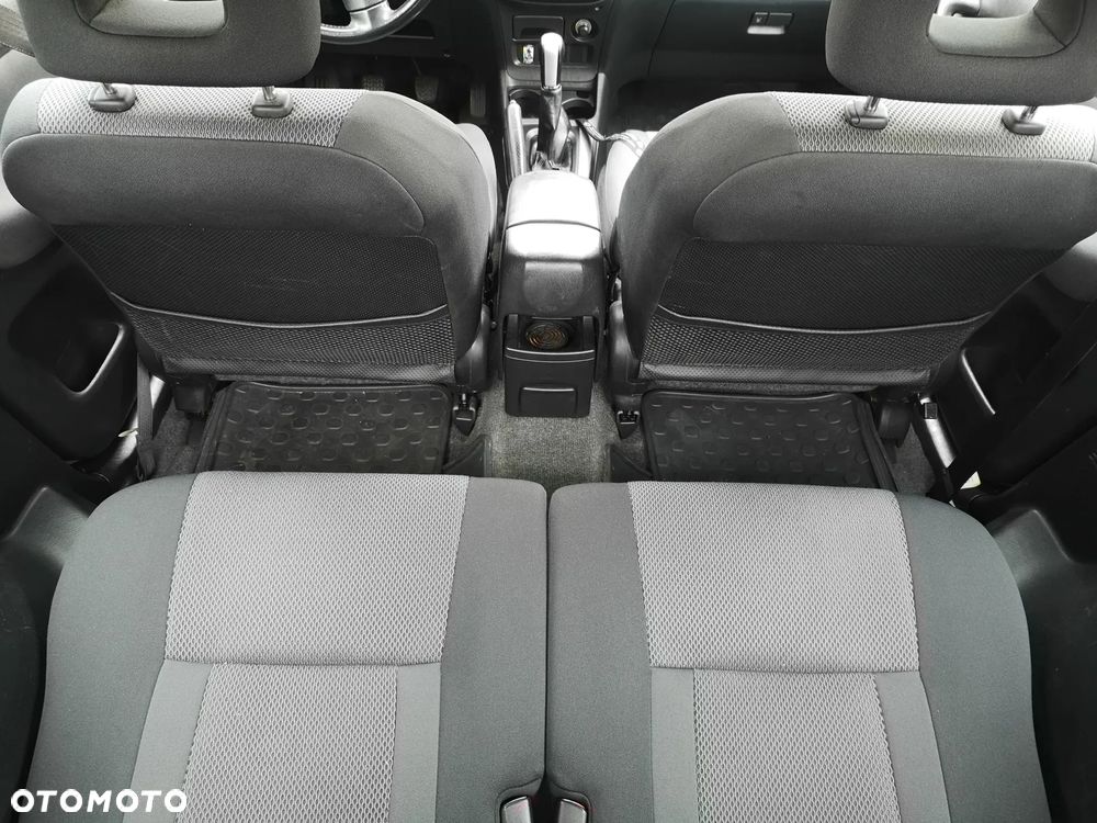 Toyota RAV4 2.0 VVT-i Sol - 16