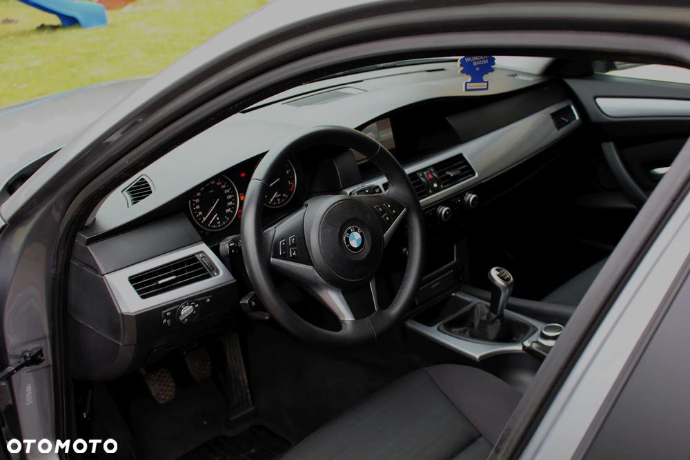 BMW Seria 5 523i Edition Exclusive - 11