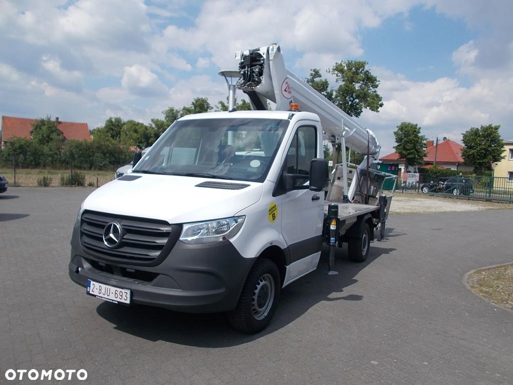 Mercedes-Benz Sprinter - 4