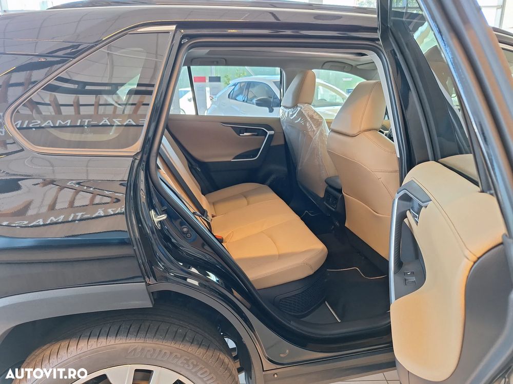 Toyota RAV4 - 10