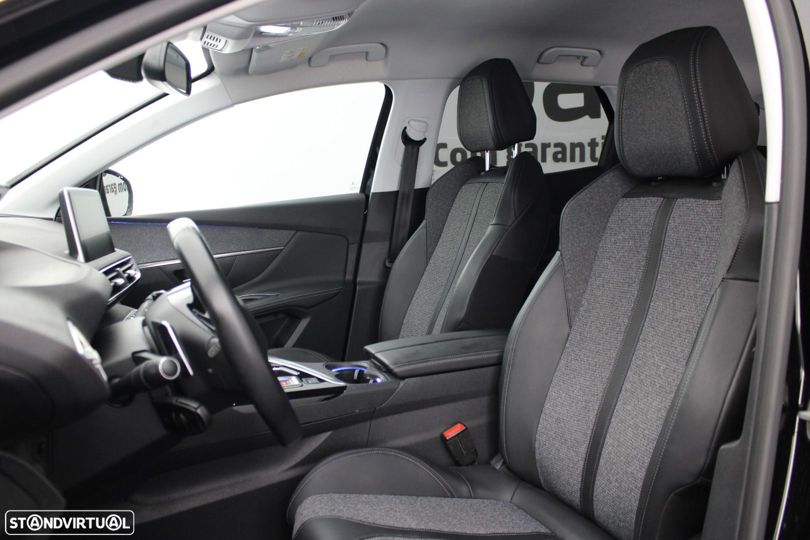 Peugeot 3008 1.5 BlueHDi Allure EAT8 - 26