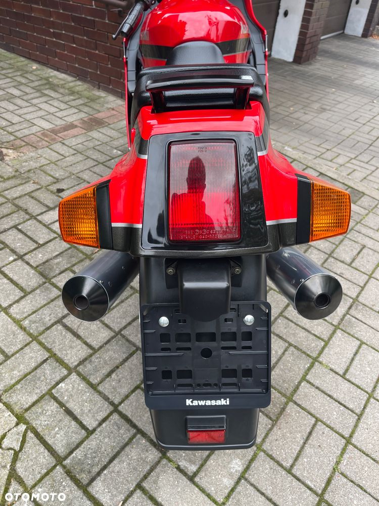 Kawasaki GPZ - 17