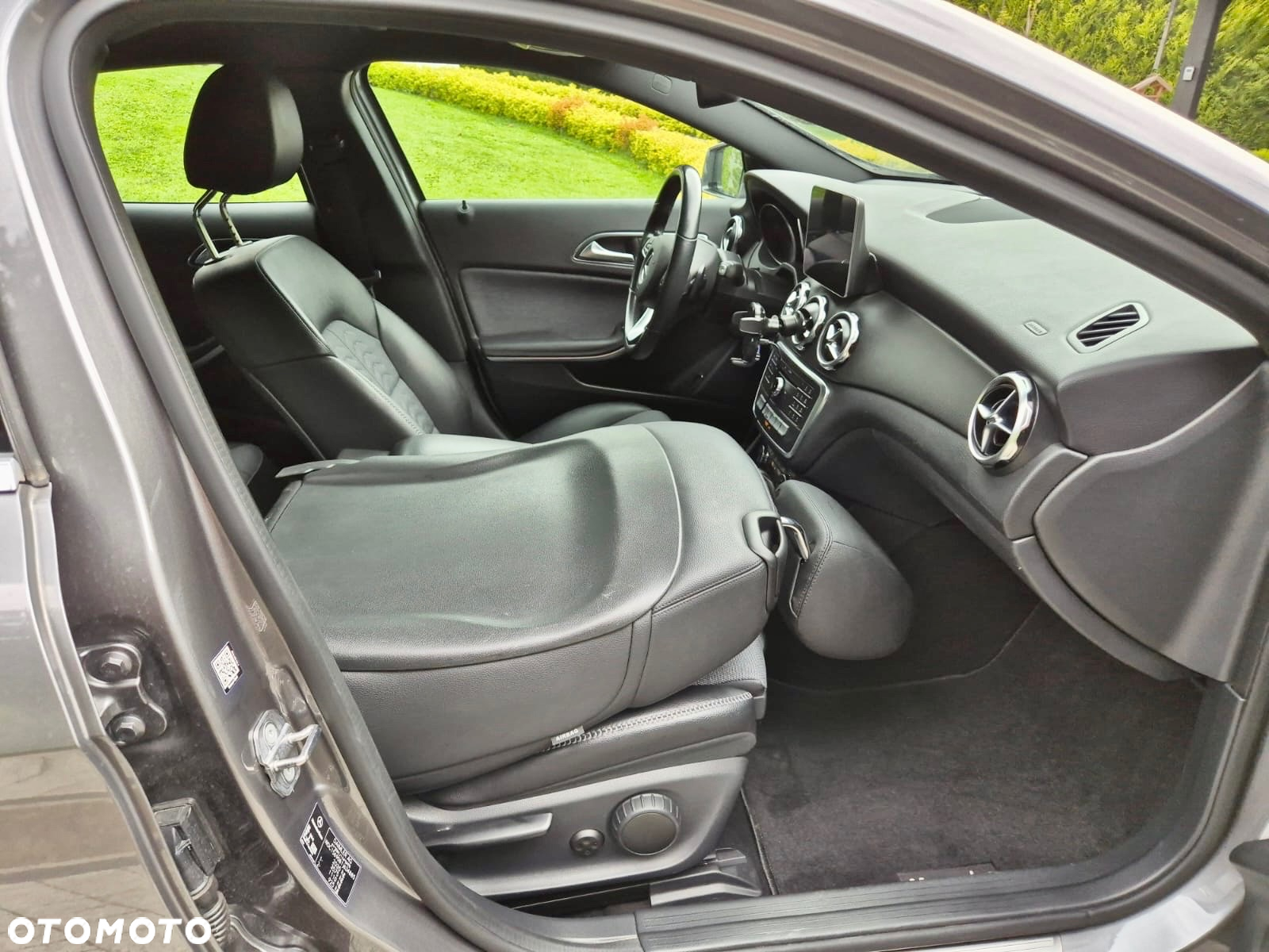 Mercedes-Benz GLA - 16