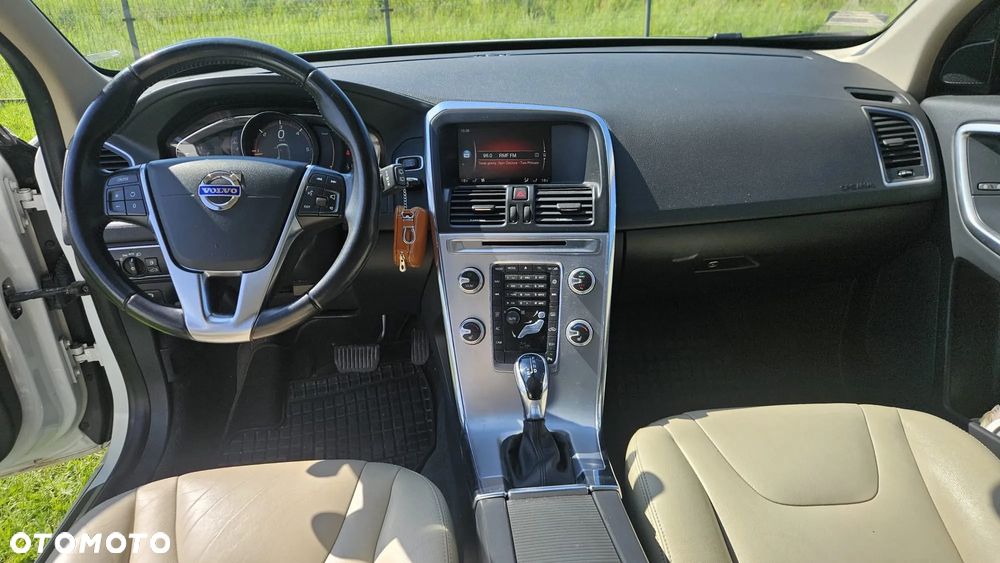 Volvo XC 60 D3 Drive-E R-Design Momentum - 10