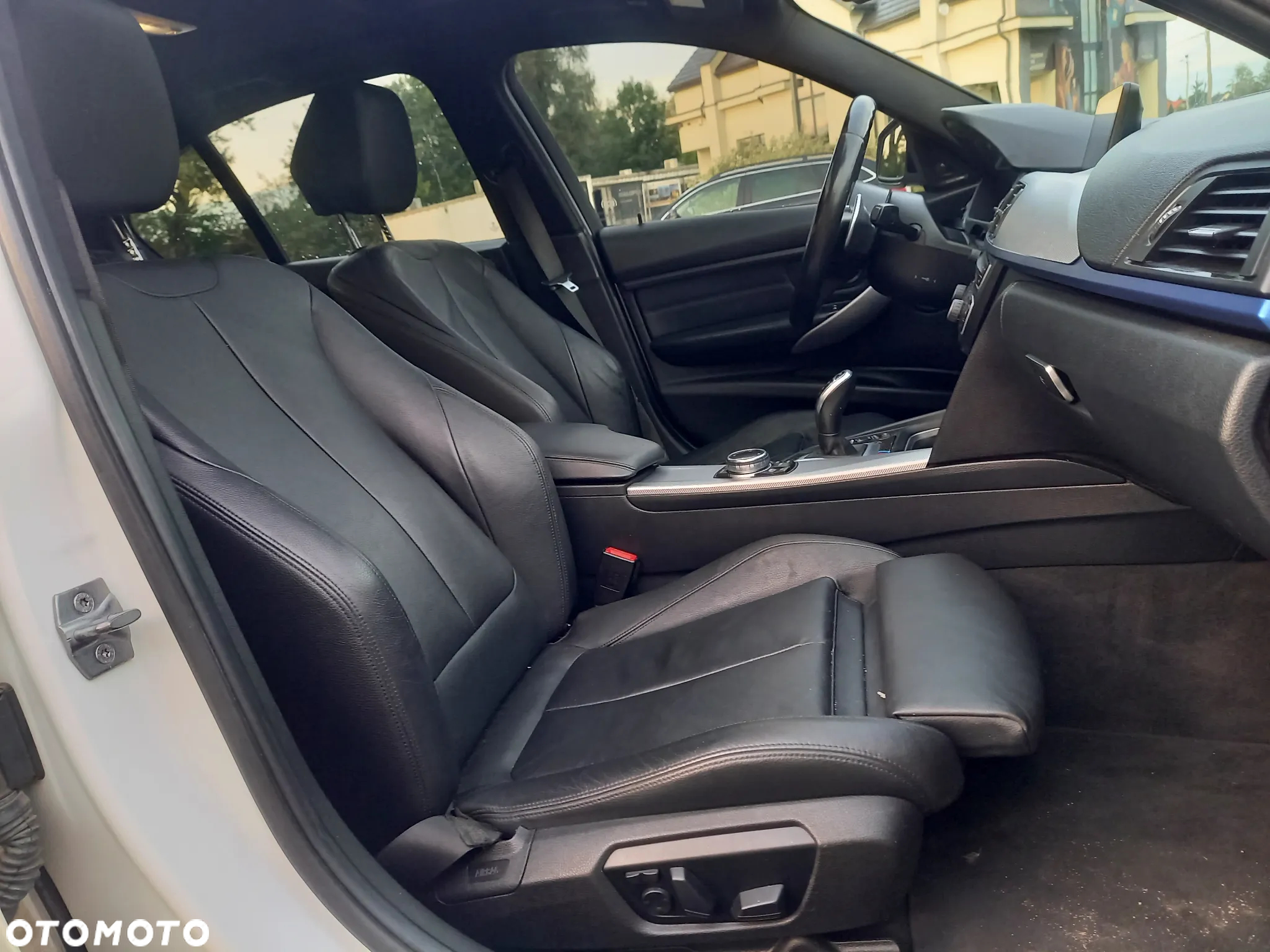 BMW Seria 3 335i xDrive Sport-Aut Luxury Line - 20