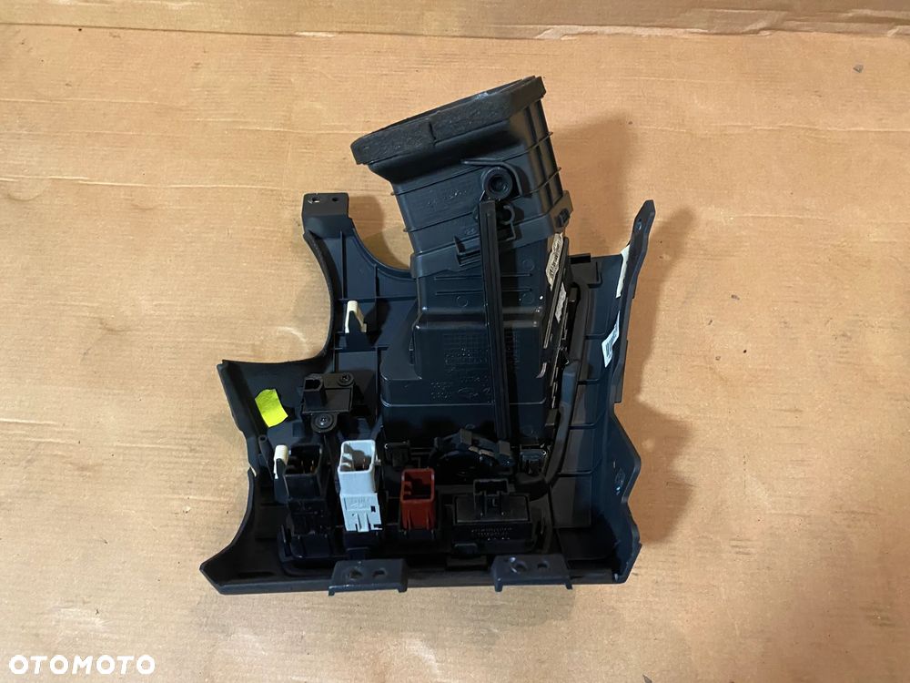 Kratka nawiewu plastik deski 84721-2Y000 Hyundai IX35 OE - 2