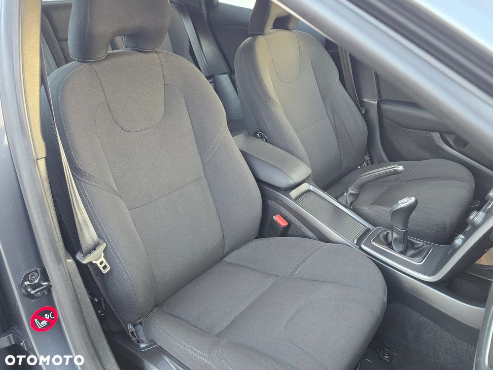 Volvo V40 T3 - 26
