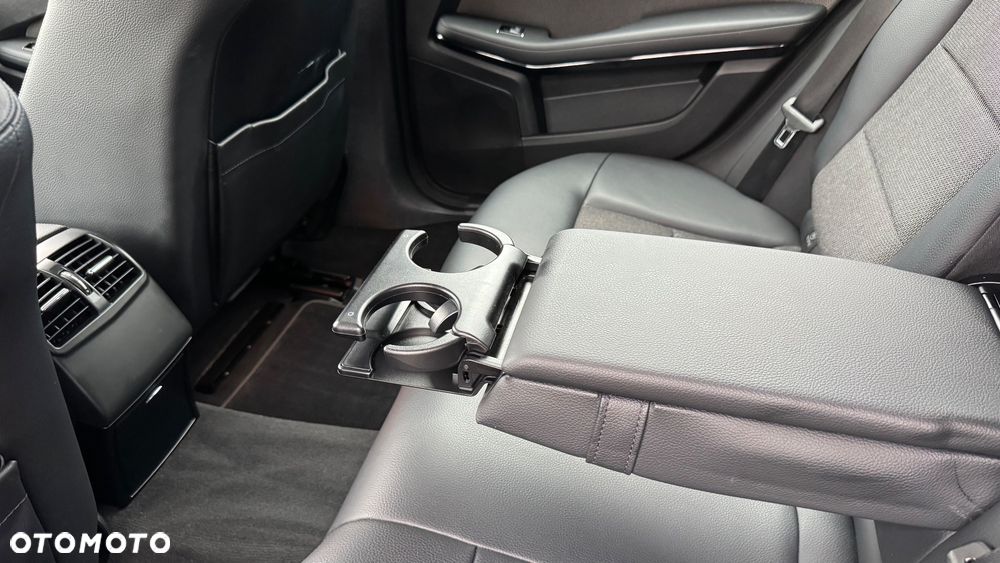 Mercedes-Benz Klasa E 200 CGI BlueEffICIENCY Avantgarde - 24