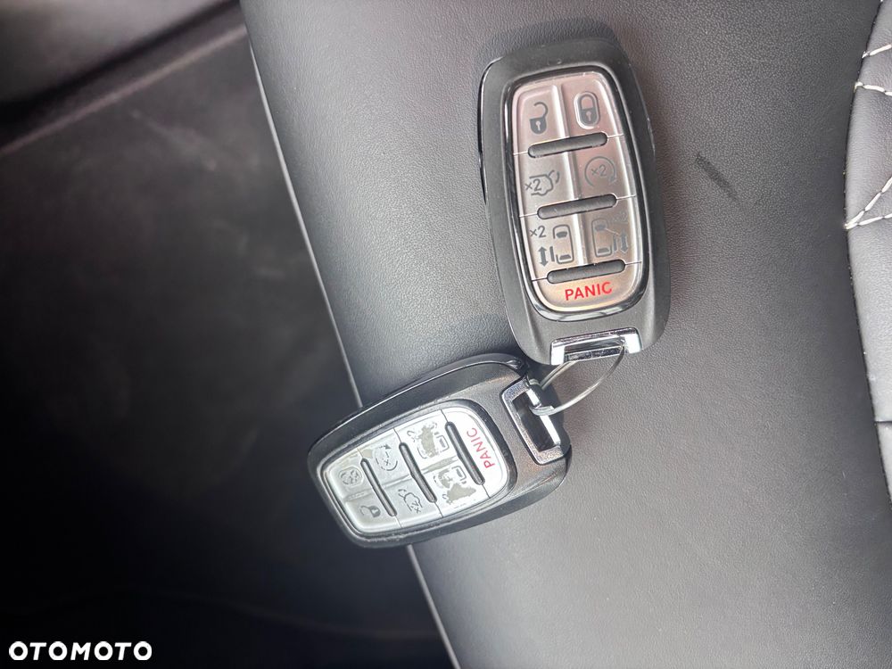 Chrysler Pacifica - 37