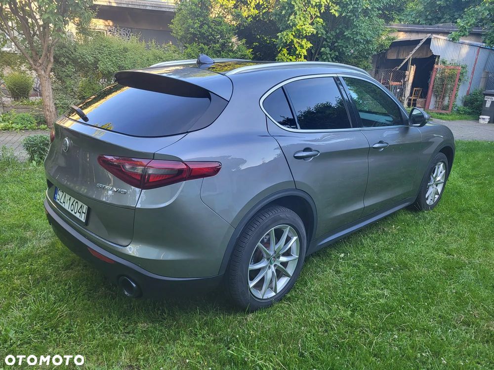Alfa Romeo Stelvio 2.0 Turbo 16V AT8-Q4 Ti - 13