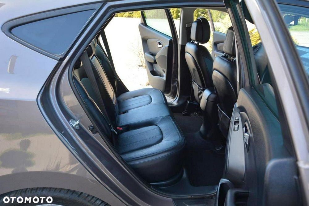 Hyundai ix35 2.0 CRDi 4WD Automatik Premium - 15
