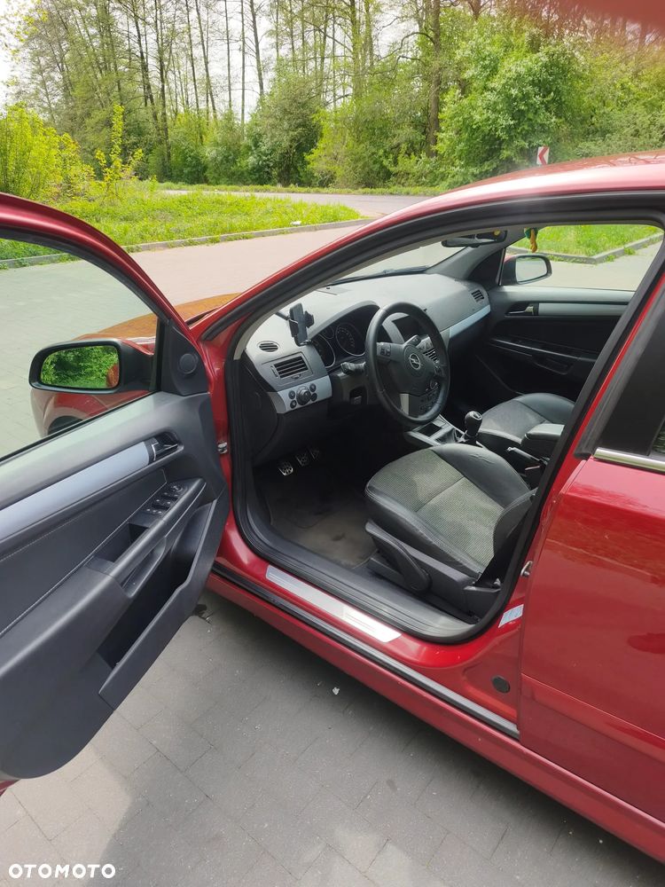 Opel Astra 2.0 T Cosmo - 8