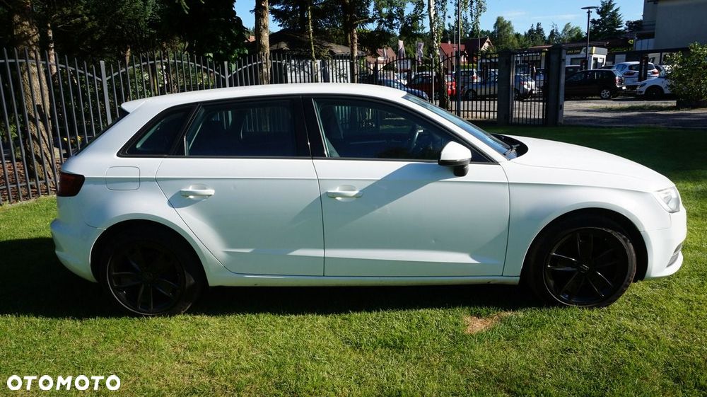 Audi A3 Sportback - 4