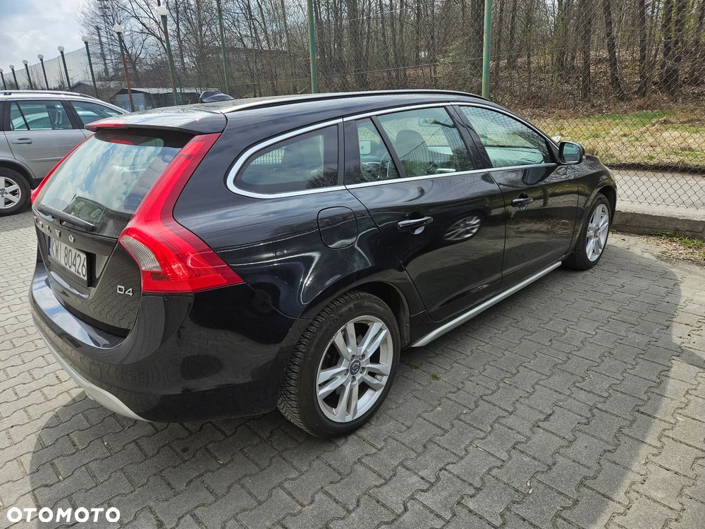 Volvo V60 D4 Momentum - 4
