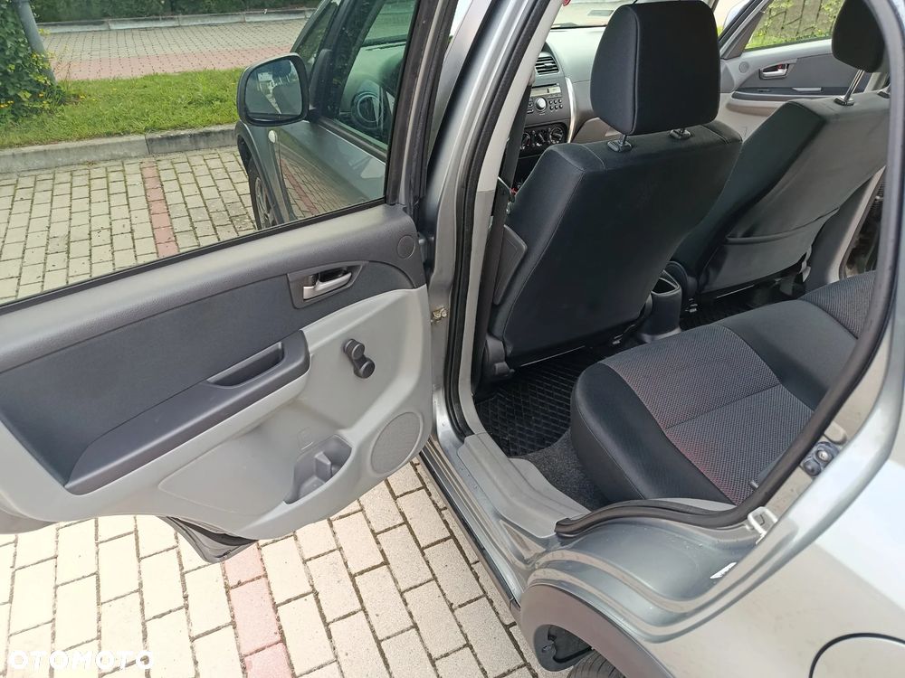 Suzuki SX4 1.6 VVT 4x2 Comfort Dance - 19