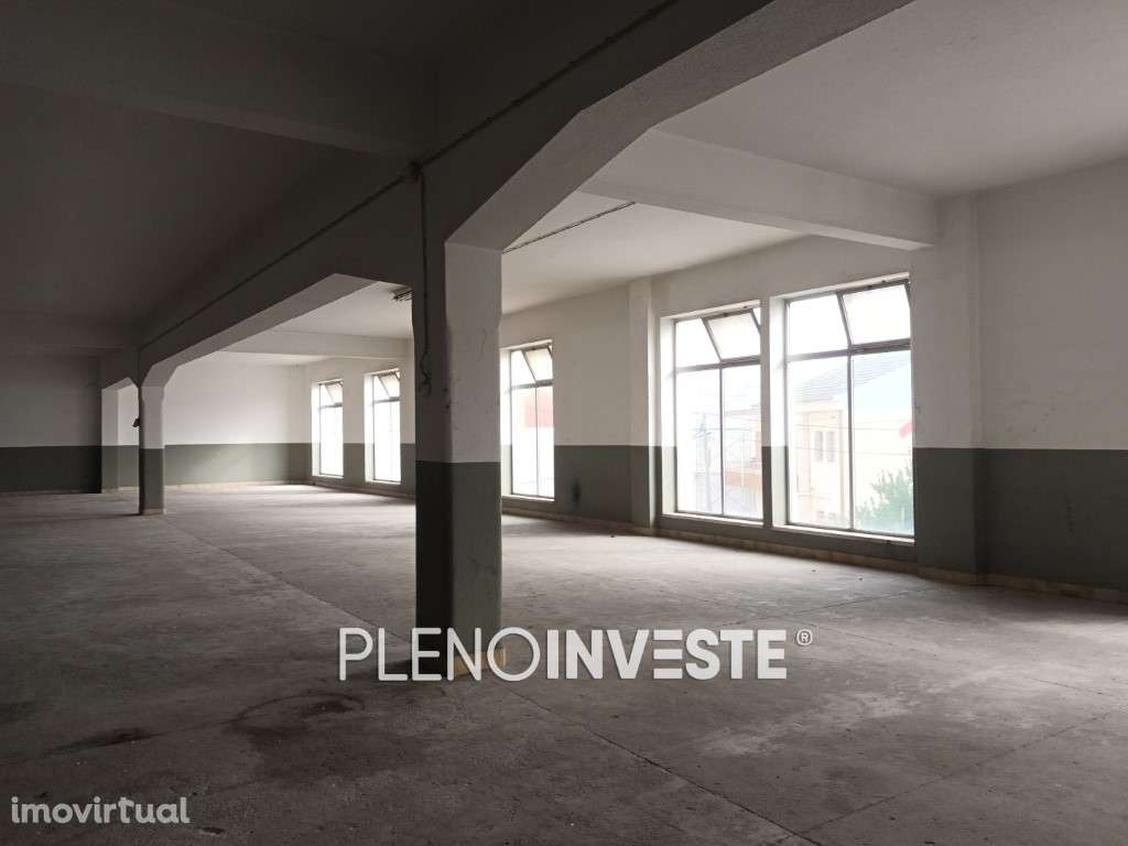 Armazém para venda ou arrendamento na Cruz de Pau - Grande imagem: 3/20