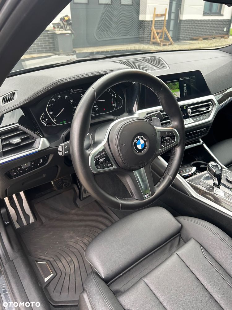 BMW Seria 3 330i - 24
