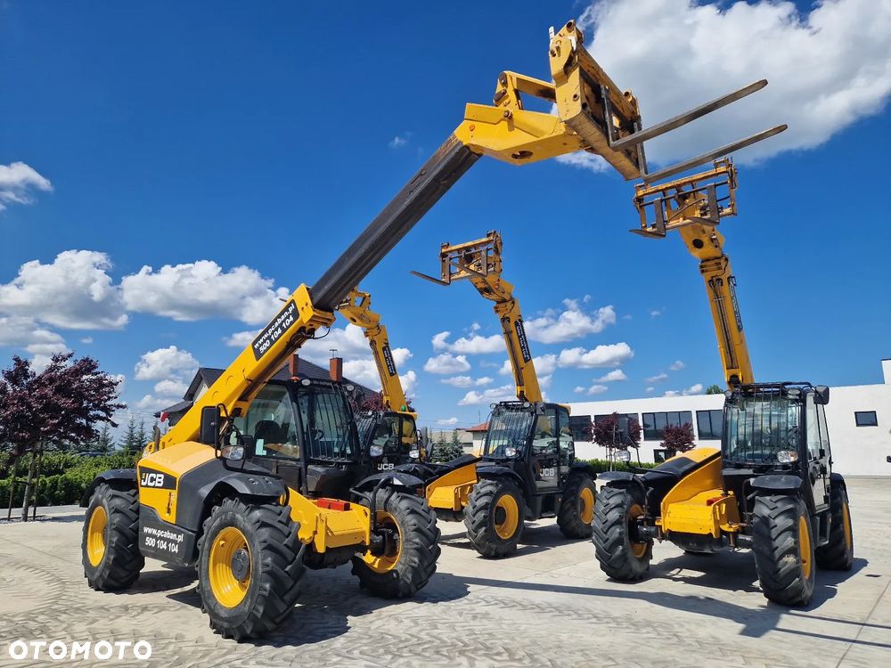 JCB 531-70 jak Manitou MT 732 P426 - 2