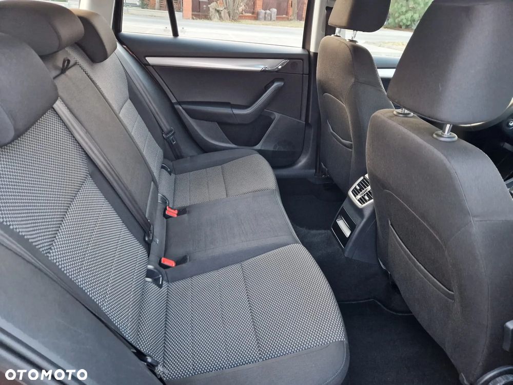 Skoda Octavia 1.6 TDI DPF GreenLine - 14