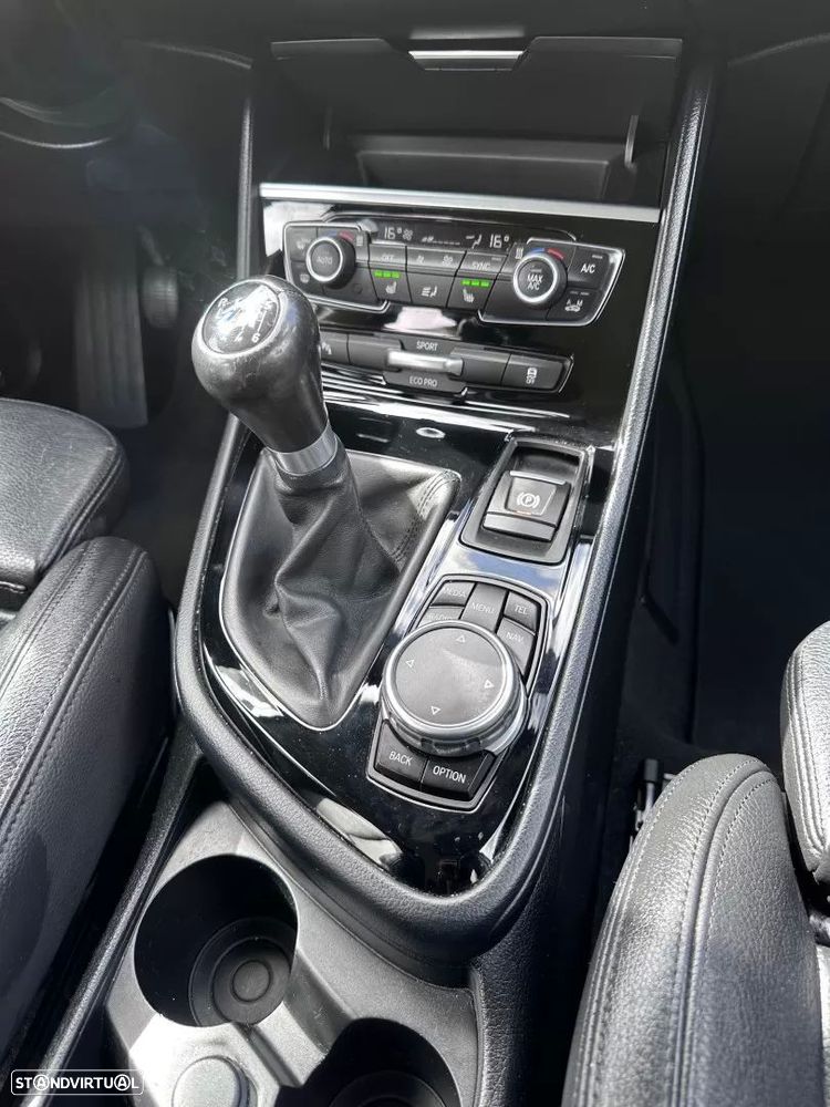 BMW 218 Active Tourer d Line Sport - 56