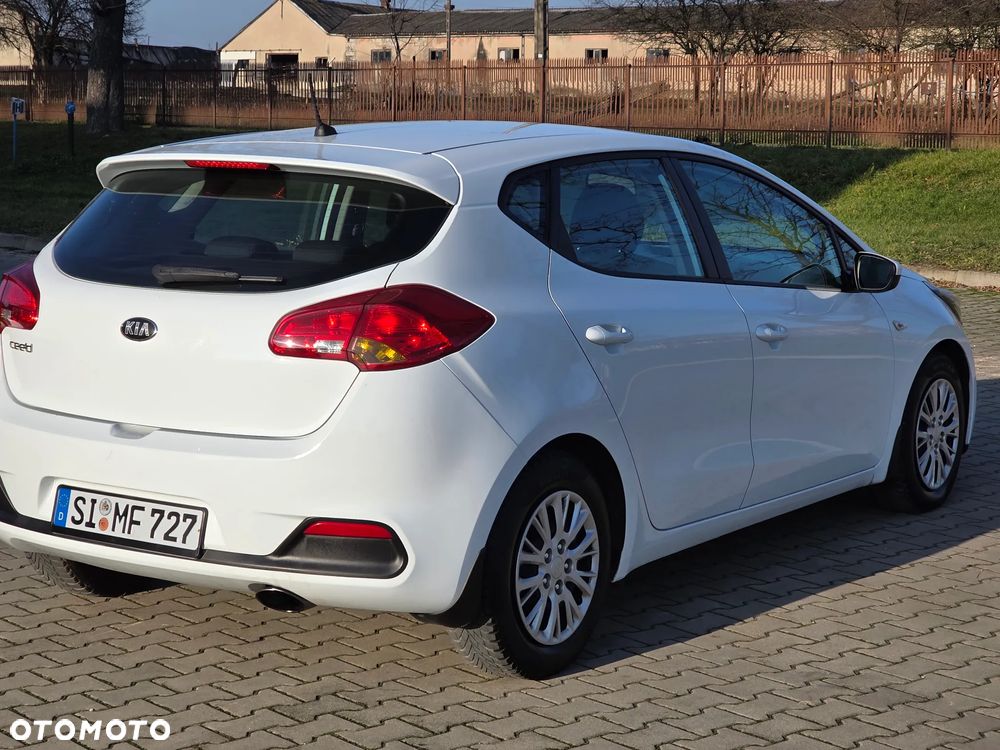 Kia Ceed 1.4 CVVT Fifa World Cup Edition - 15