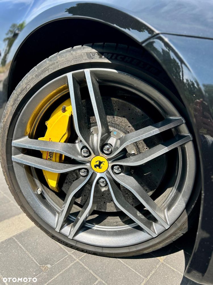 Ferrari FF - 13